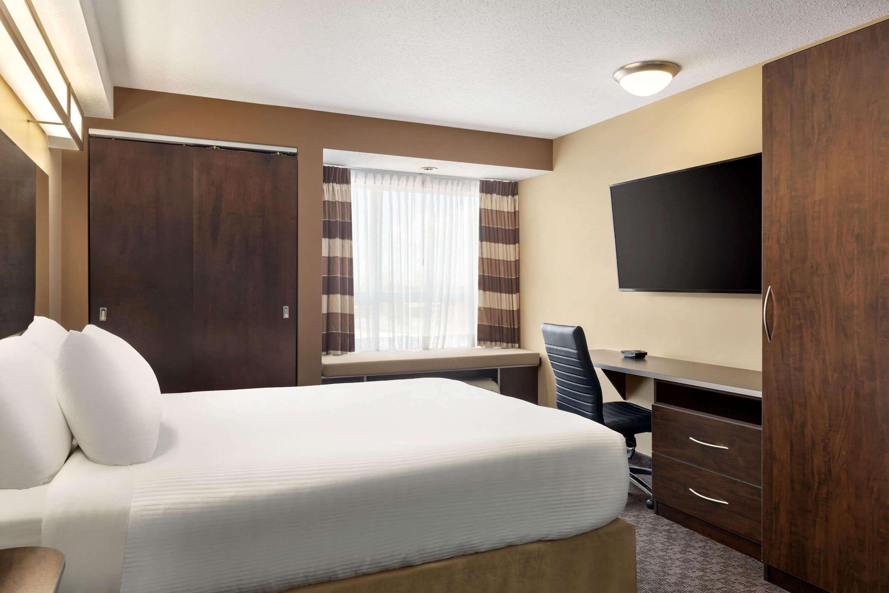 Microtel Inn & Suites By Wyndham Estevan Buitenkant foto