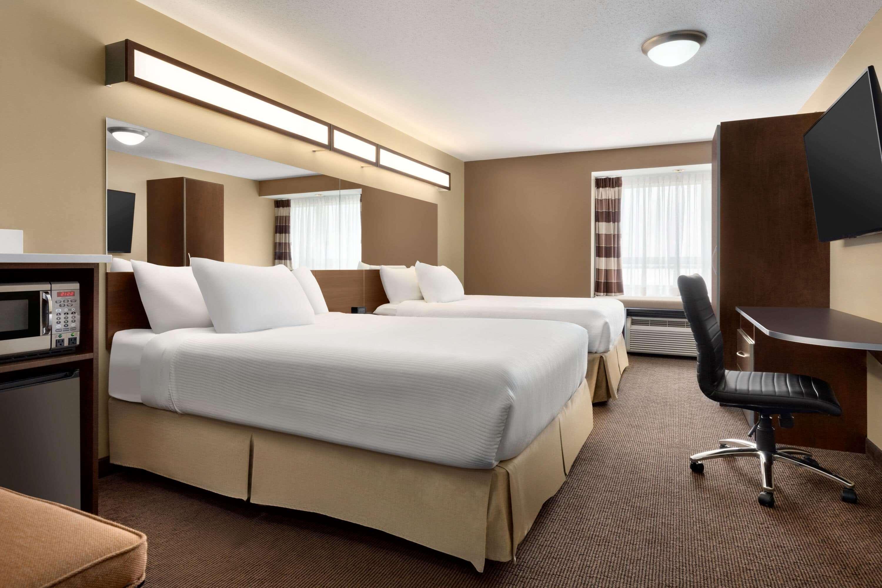 Microtel Inn & Suites By Wyndham Estevan Buitenkant foto