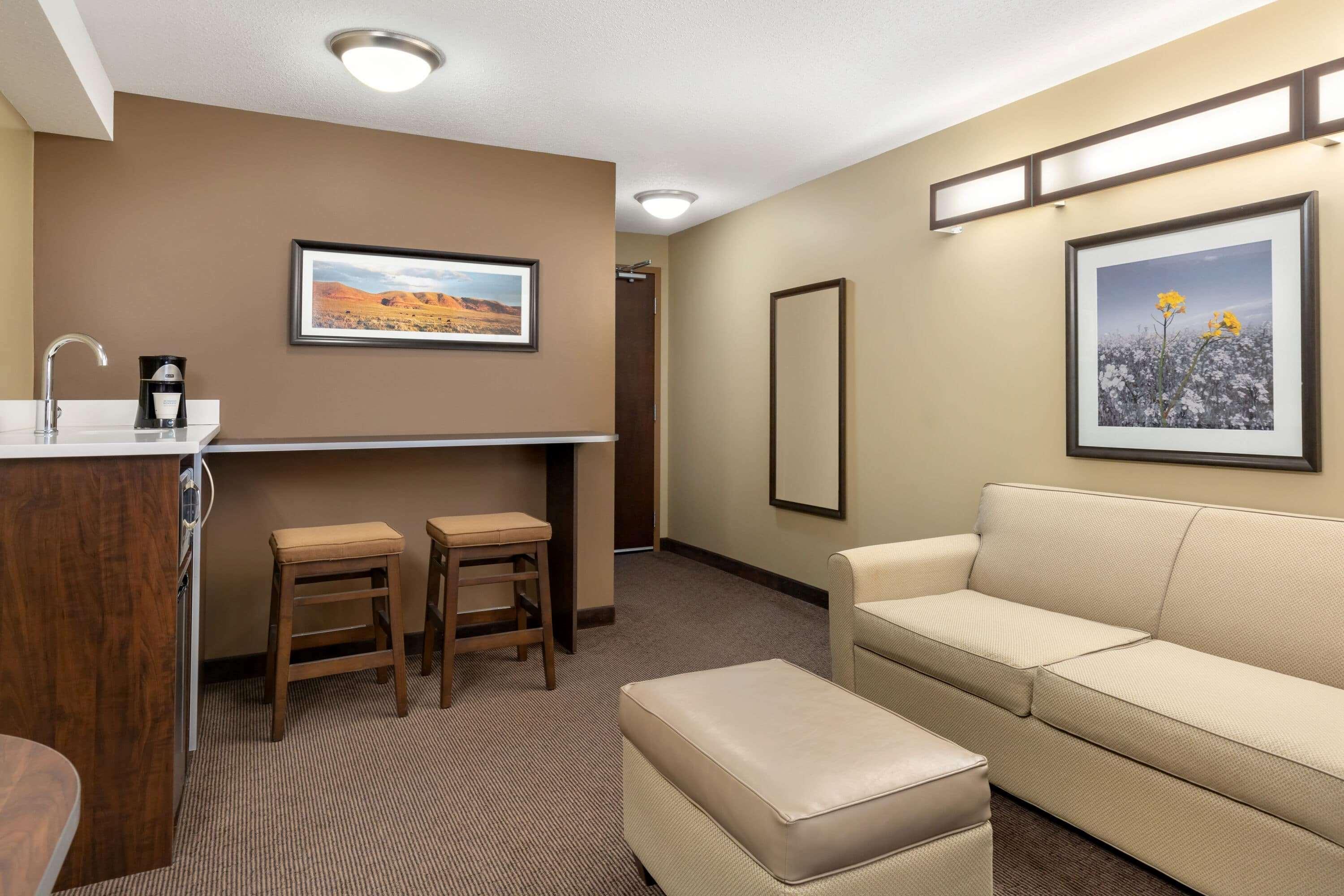 Microtel Inn & Suites By Wyndham Estevan Buitenkant foto
