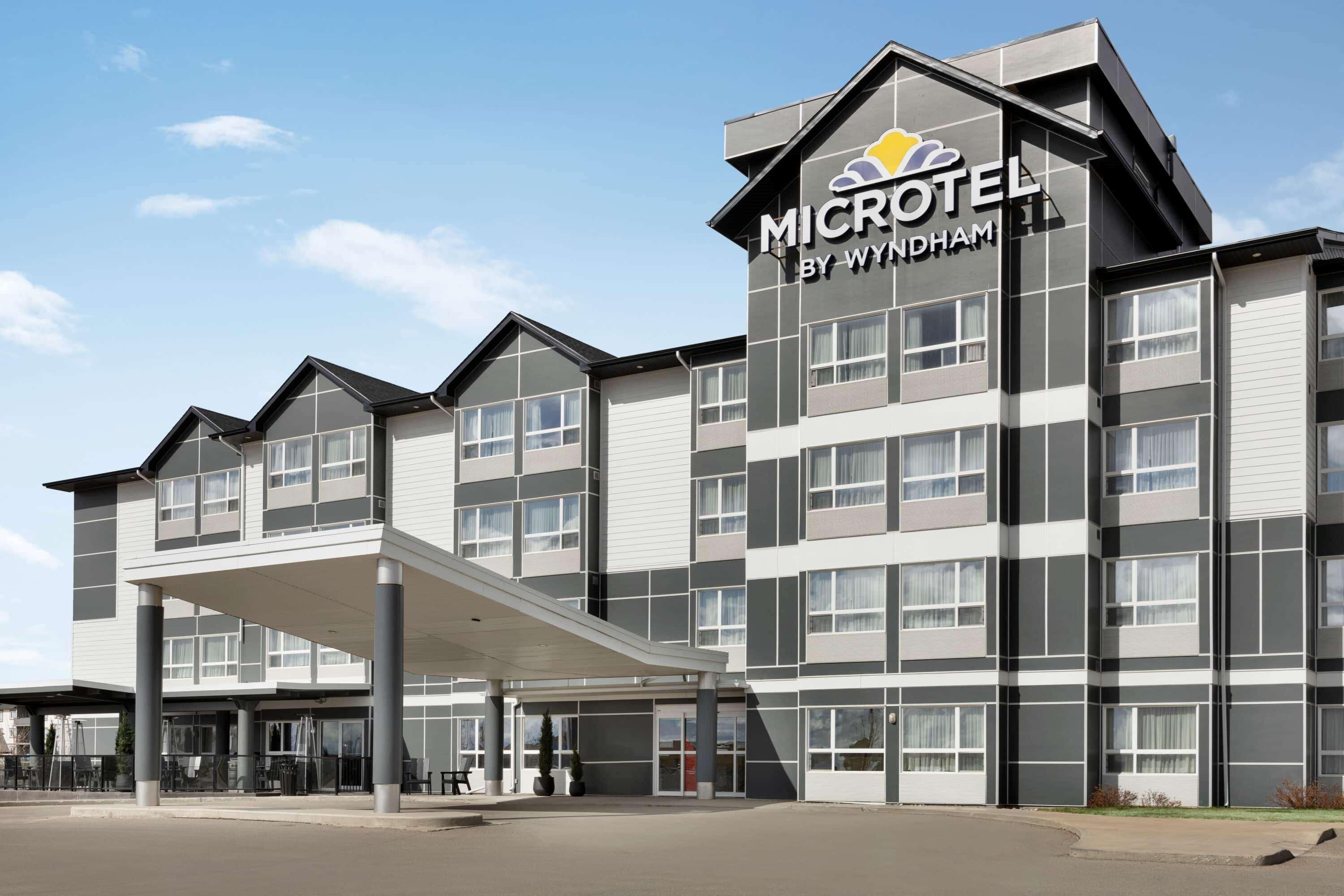 Microtel Inn & Suites By Wyndham Estevan Buitenkant foto